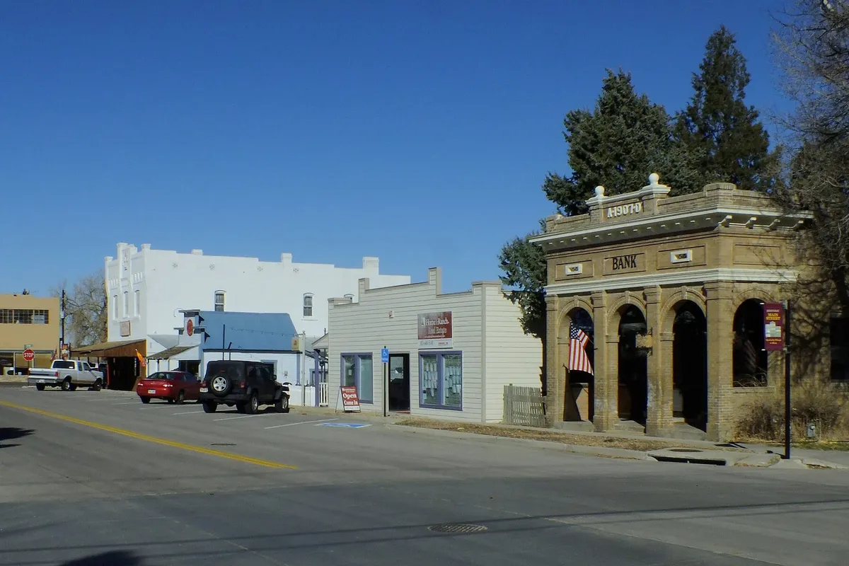 Main Street in Elizabeth with the 1907 First National Bank building on the right